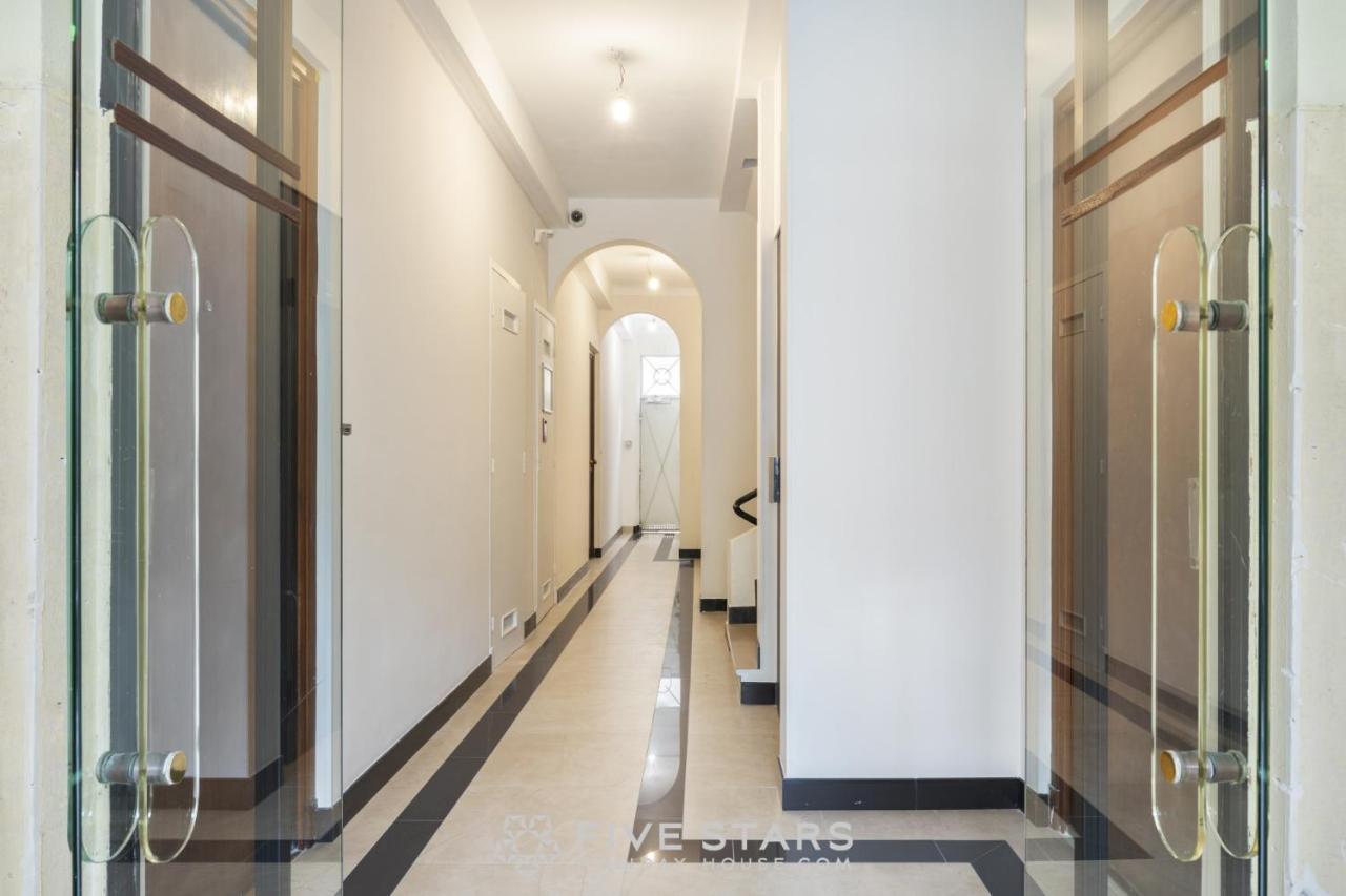 Suite Flora Five Stars Holiday House Nice Bagian luar foto